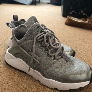 5.5 WOMENS grey Hurache